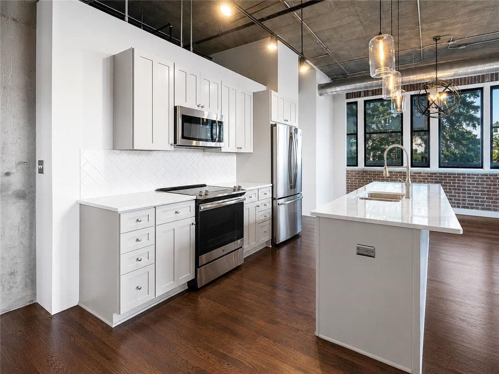 2 bedroom, 2 bathroom, 1,358 sq ft condominium for sale at 3180 Mathieson Drive 506, Atlanta, GA 30305 — photo 6