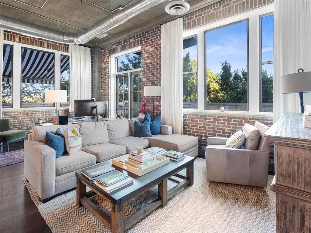 2 bedroom, 2 bathroom, 1,358 sq ft condominium for sale at 3180 Mathieson Drive 506, Atlanta, GA 30305 — photo 10