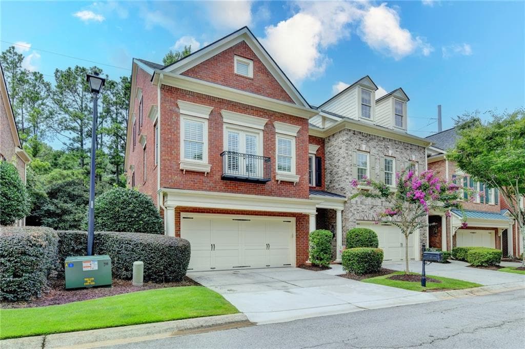 4 bedroom, 4 bathroom, 3,763 sq ft townhouse under contract at 7456 Portbury Park Lane, Suwanee, GA 30024 — photo 3