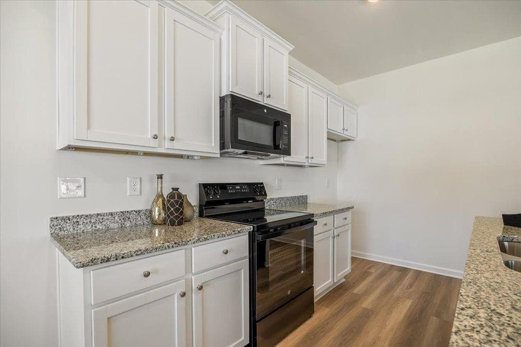 3 bedroom, 3 bathroom, 1,665 sq ft townhouse for sale at 2710 Sandy Road, Conyers, GA 30013 — photo 4