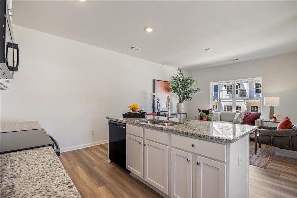 3 bedroom, 3 bathroom, 1,665 sq ft townhouse for sale at 2710 Sandy Road, Conyers, GA 30013 — photo 8