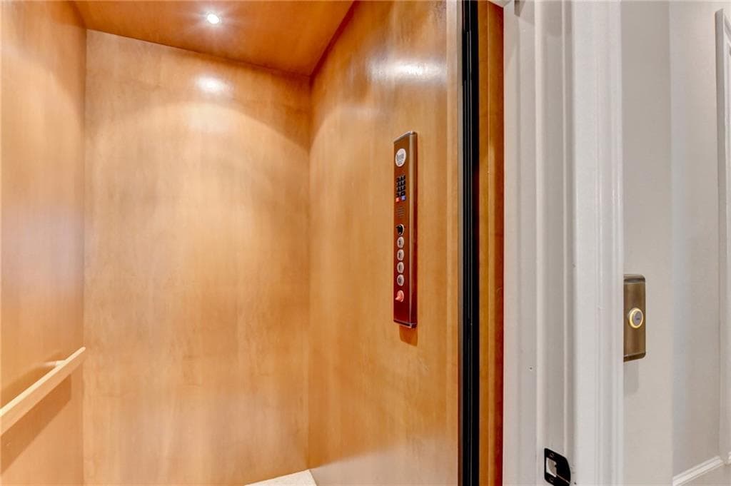 4 bedroom, 4 bathroom, 3,763 sq ft townhouse under contract at 7456 Portbury Park Lane, Suwanee, GA 30024 — photo 6