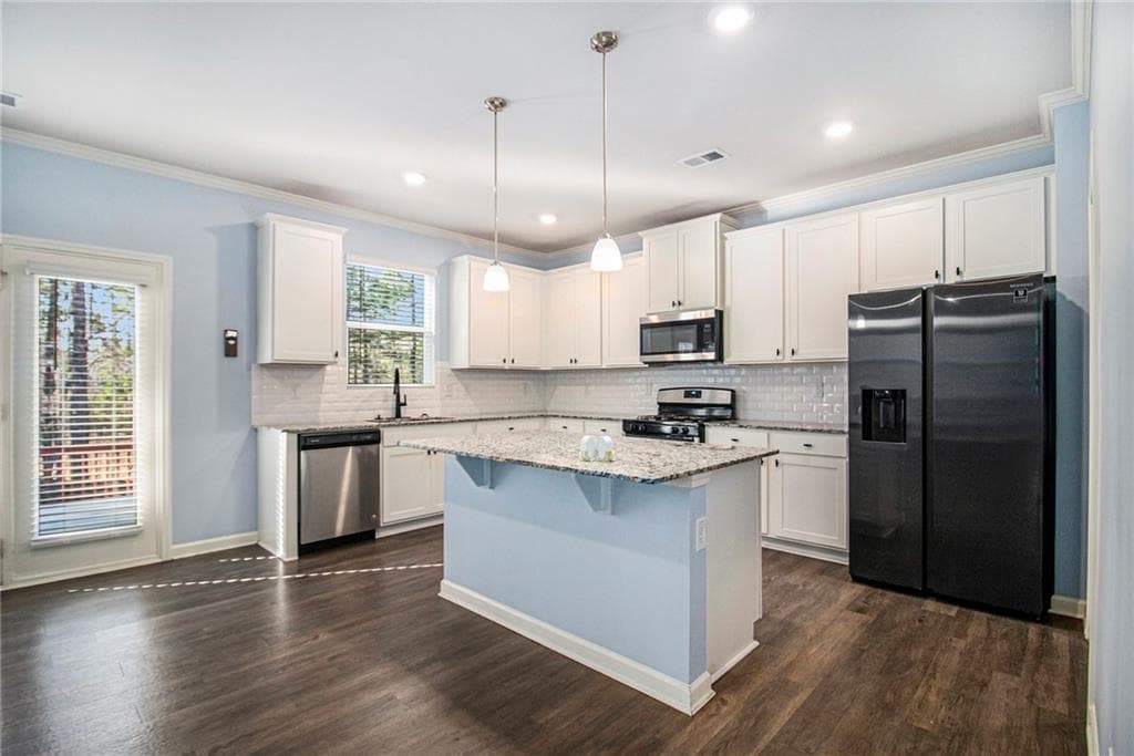 5 bedroom, 3 bathroom, 2,910 sq ft single family residence for rent at 1083 Shadow Glen Drive, Fairburn, GA 30213 for $2,850 a month — photo 7