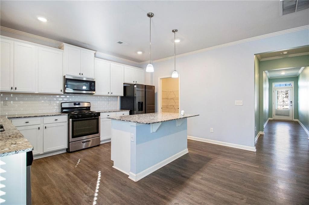 5 bedroom, 3 bathroom, 2,910 sq ft single family residence for rent at 1083 Shadow Glen Drive, Fairburn, GA 30213 for $2,850 a month — photo 8