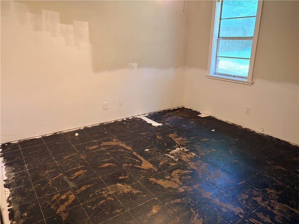 3 bedroom, 2 bathroom, 1,375 sq ft single family residence under contract at 861 Eva Kennedy Road, Suwanee, GA 30024 — photo 7