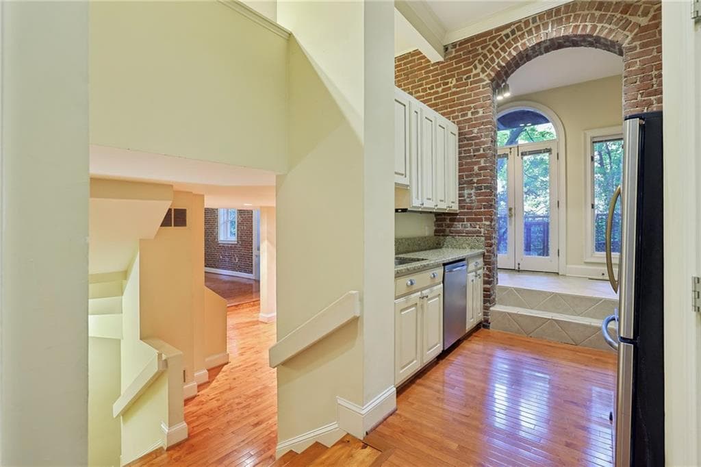 2 bedroom, 3 bathroom, 1,598 sq ft condominium for sale at 2840 Peachtree Road # 108, Atlanta, GA 30305 — photo 5