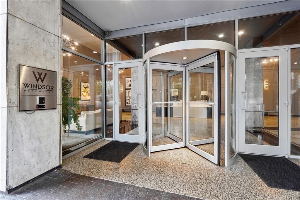 2 bedroom, 2 bathroom, 1,288 sq ft condominium for sale at 620 Peachtree Street 1613, Atlanta, GA 30308 — photo 3
