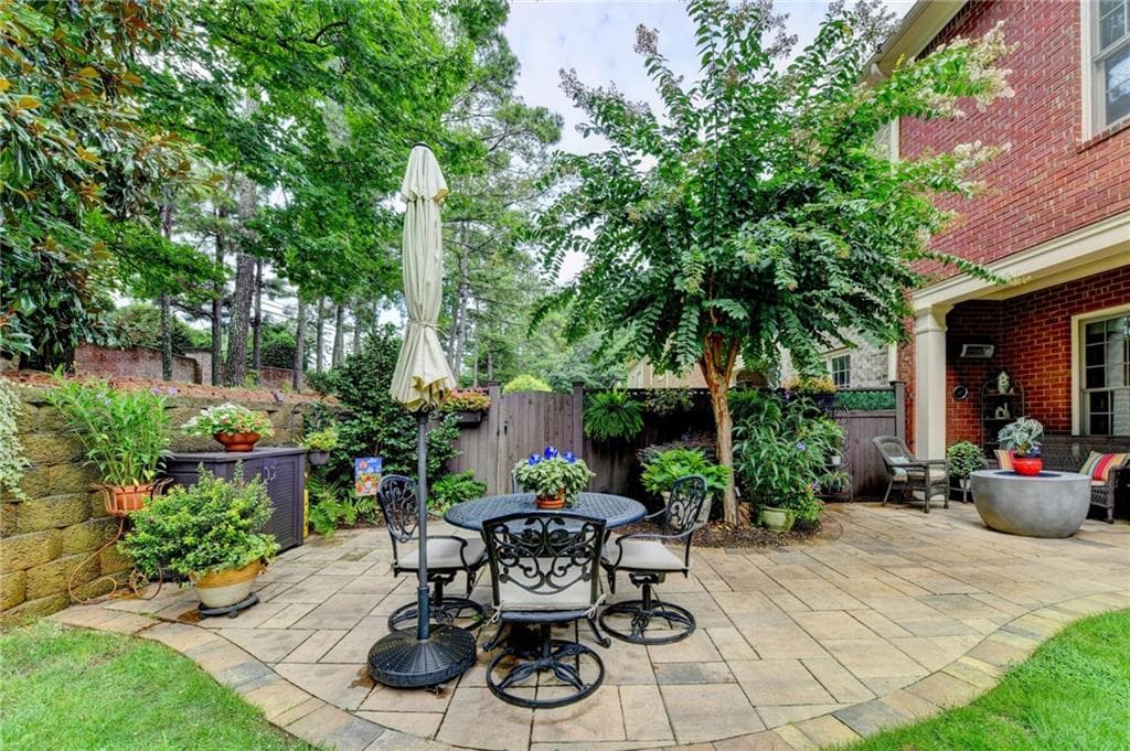 4 bedroom, 4 bathroom, 3,763 sq ft townhouse under contract at 7456 Portbury Park Lane, Suwanee, GA 30024 — photo 2
