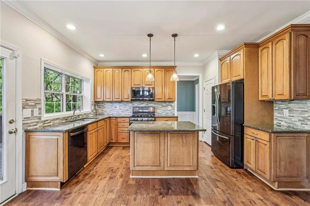 4 bedroom, 3 bathroom, 2,178 sq ft single family residence for rent at 615 Tammany Pointe, Alpharetta, GA 30004 for $3,500 a month — photo 2