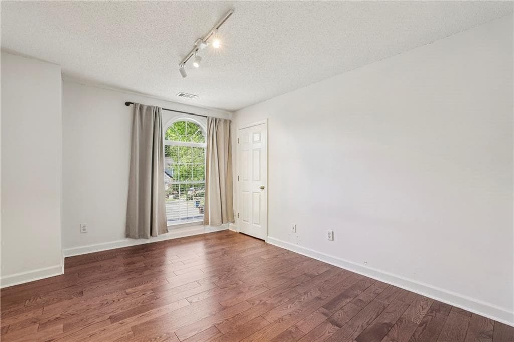 4 bedroom, 3 bathroom, 2,178 sq ft single family residence for rent at 615 Tammany Pointe, Alpharetta, GA 30004 for $3,500 a month — photo 9