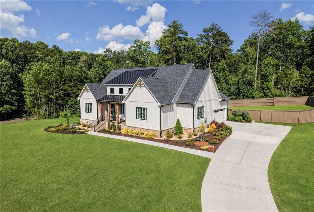 3 bedroom, 2 bathroom, 1,915 sq ft single family residence for sale at 253 London Road, Ball Ground, GA 30107 — photo 2