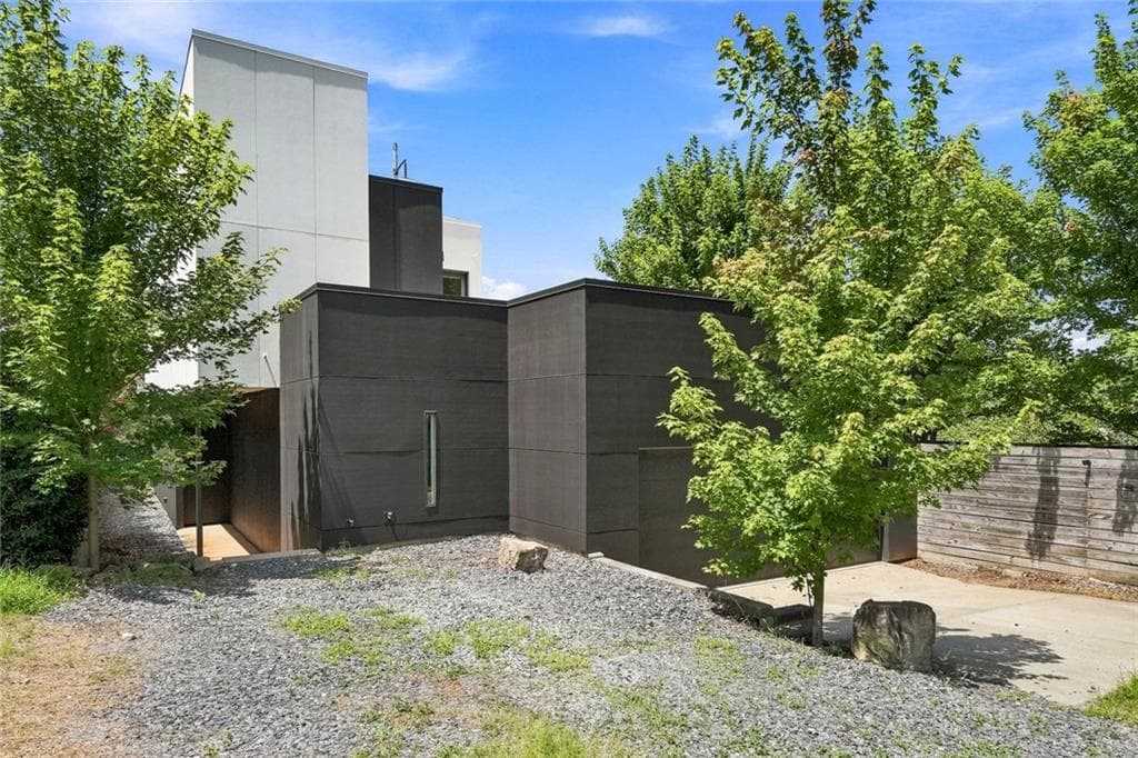 3 bedroom, 3 bathroom, 2,588 sq ft single family residence for sale at 56 Moreland Avenue, Atlanta, GA 30316 — photo 6