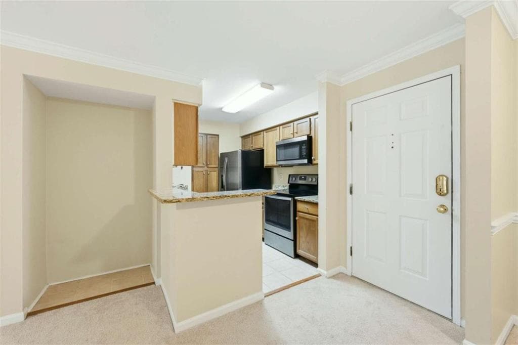 2 bedroom, 2 bathroom, 1,224 sq ft condominium for sale at 23212 Plantation Drive, Atlanta, GA 30324 — photo 4