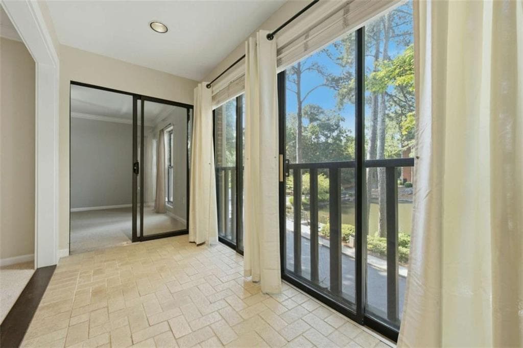 2 bedroom, 2 bathroom, 1,224 sq ft condominium for sale at 23212 Plantation Drive, Atlanta, GA 30324 — photo 8