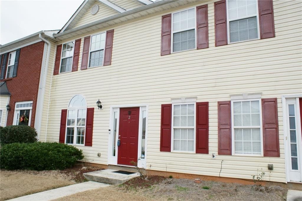 2 bedroom, 3 bathroom, 1,406 sq ft townhouse for sale at 4210 Oakwood Rd B2, Oakwood, GA 30566 — photo 2