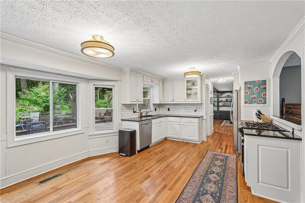 4 bedroom, 4 bathroom, 2,952 sq ft single family residence for sale at 3743 Sawanee Drive, Marietta, GA 30062 — photo 9