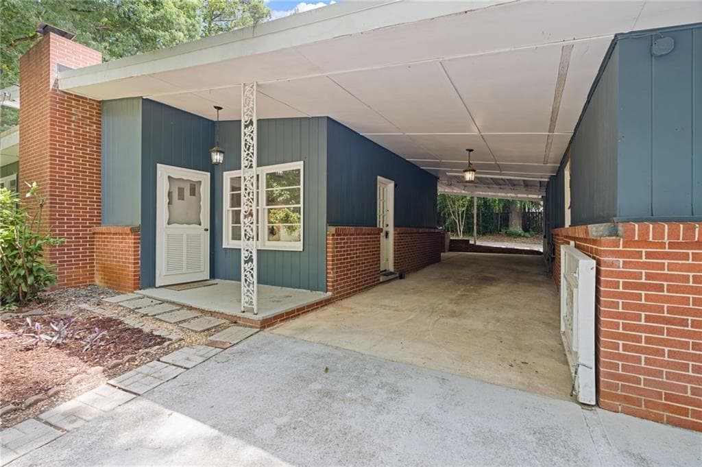 3 bedroom, 2 bathroom, 1,327 sq ft single family residence for sale at 3229 Westmart Lane, Atlanta, GA 30340 — photo 2