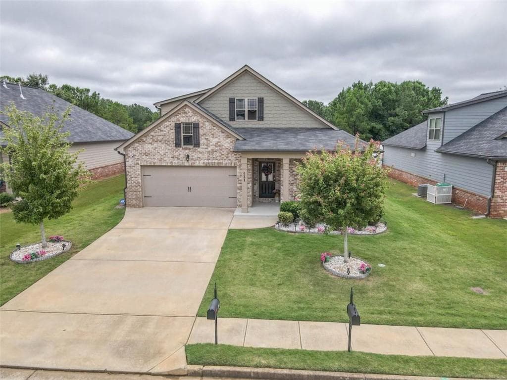 3 bedroom, 2 bathroom, 2,299 sq ft single family residence for sale at 531 Carleton Place, Locust Grove, GA 30248