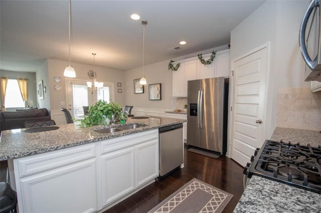 3 bedroom, 2 bathroom, 2,299 sq ft single family residence for sale at 531 Carleton Place, Locust Grove, GA 30248 — photo 10
