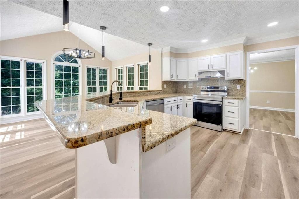 6 bedroom, 4 bathroom, 3,374 sq ft single family residence for sale at 1412 Crooked Tree Circle, Stone Mountain, GA 30088 — photo 9