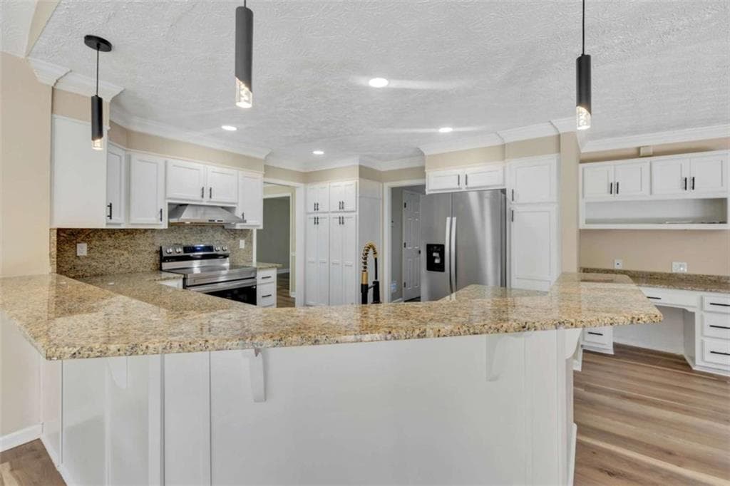 6 bedroom, 4 bathroom, 3,374 sq ft single family residence for sale at 1412 Crooked Tree Circle, Stone Mountain, GA 30088 — photo 10