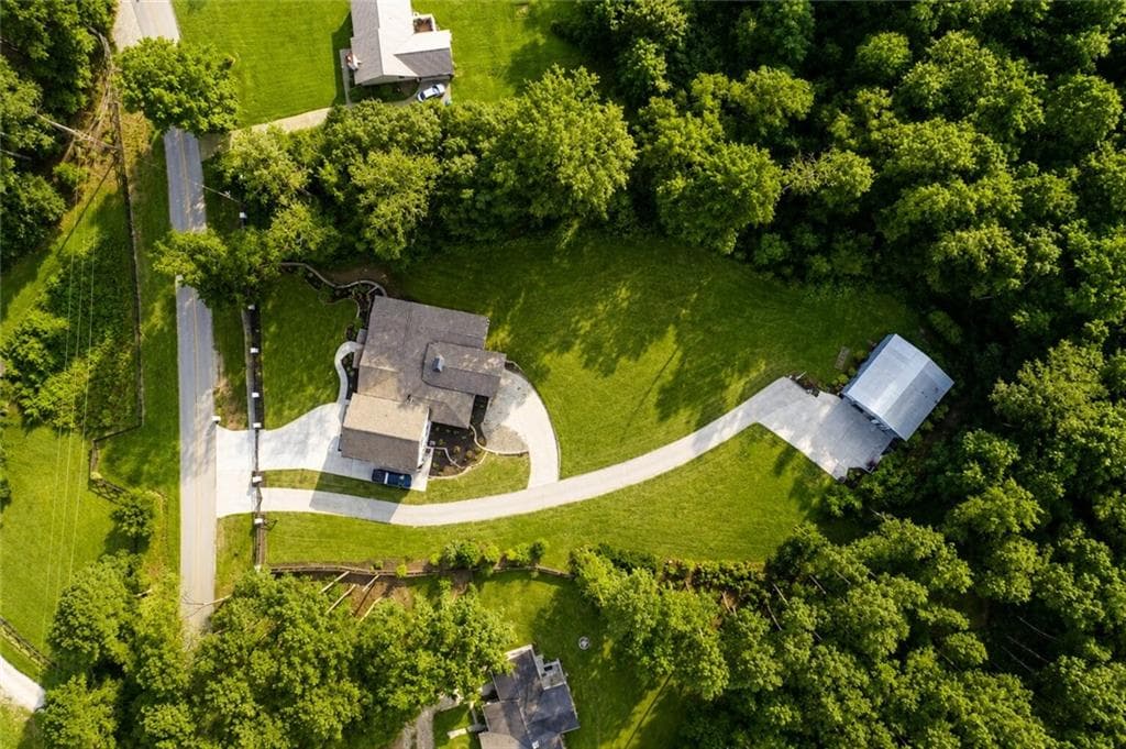 5 bedroom, 5 bathroom, 6,340 sq ft single family residence under contract at 543 Duck Road, Braselton, GA 30517 — photo 6