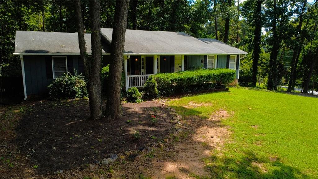 4 bedroom, 3 bathroom, 2,806 sq ft single family residence for sale at 990 Hickory View Court, Marietta, GA 30064 — photo 2