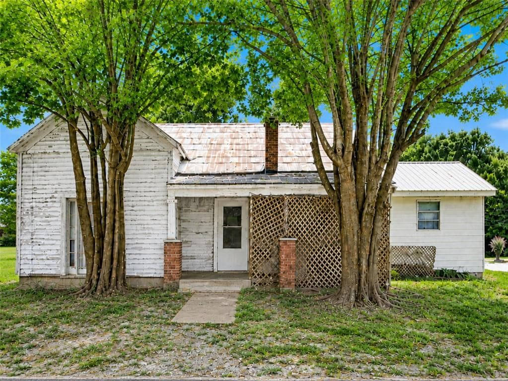3 bedroom, 1 bathroom, 1,422 sq ft single family residence under contract at 116 Frierson Street, Tallapoosa, GA 30176