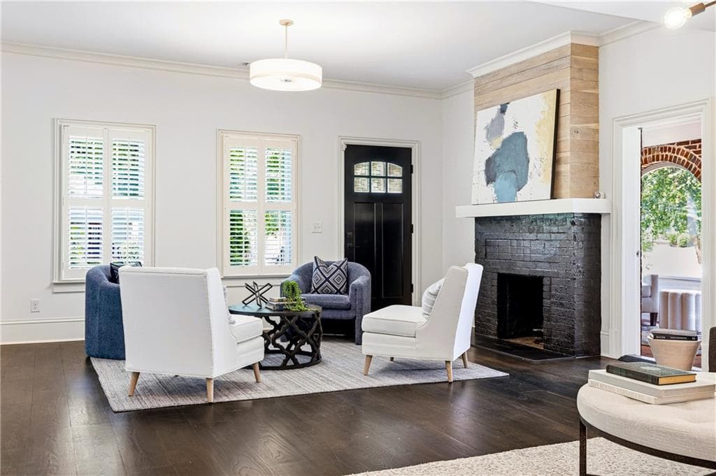 5 bedroom, 4 bathroom, 3,592 sq ft single family residence under contract at 463 Burlington Road, Atlanta, GA 30307 — photo 4