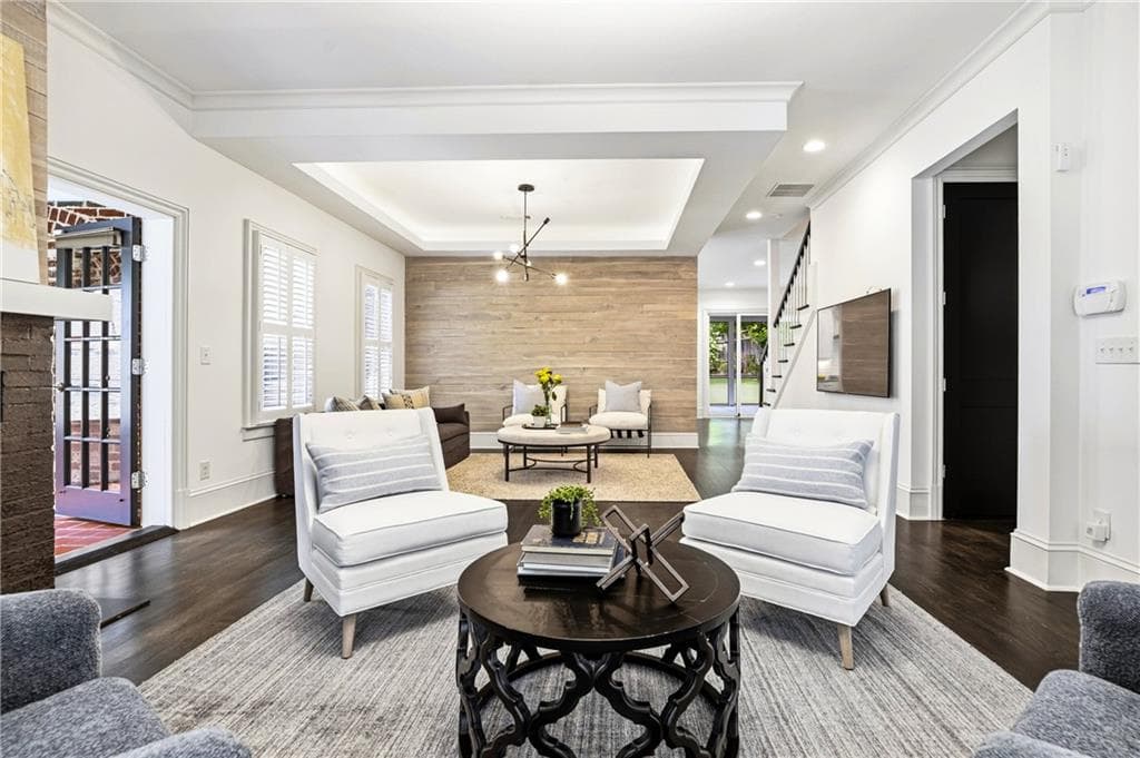 5 bedroom, 4 bathroom, 3,592 sq ft single family residence under contract at 463 Burlington Road, Atlanta, GA 30307 — photo 5