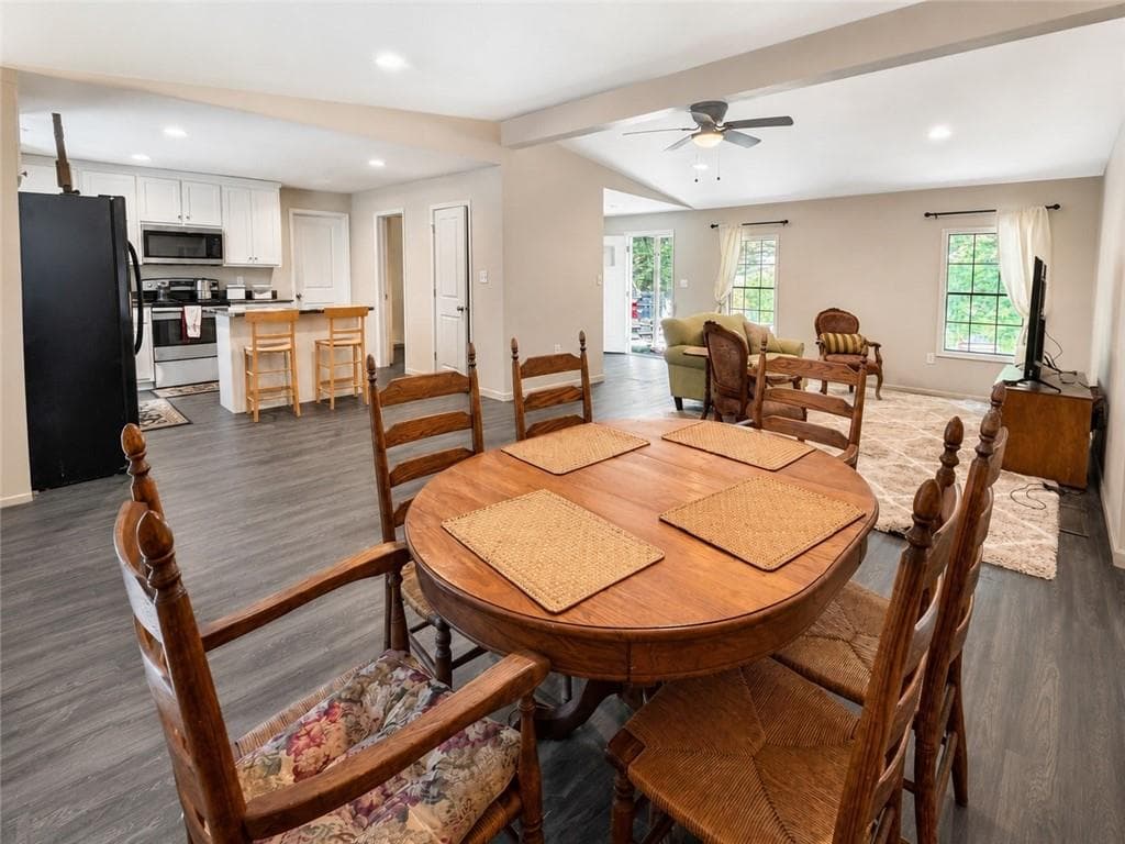 3 bedroom, 2 bathroom, 1,680 sq ft single family residence for rent at 6555 Akins Way, Cumming, GA 30041 for $1,950 a month — photo 8