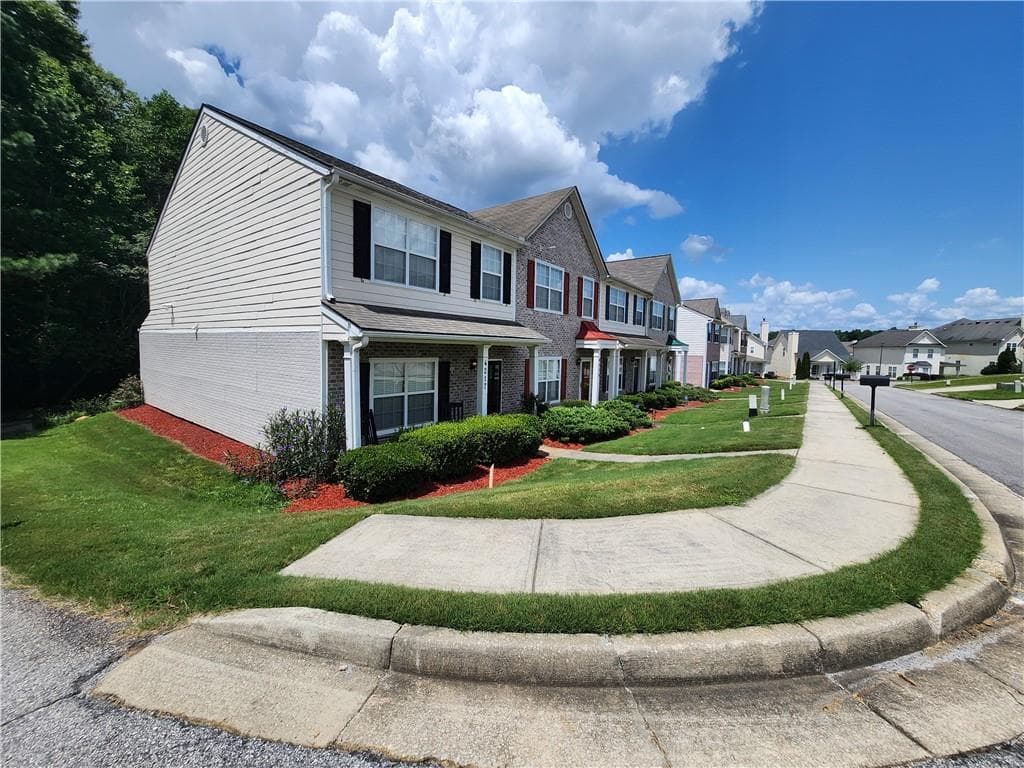 3 bedroom, 3 bathroom, 1,460 sq ft townhouse for rent at 4217 Legacy Square, Atlanta, GA 30349 for $1,850 a month — photo 3