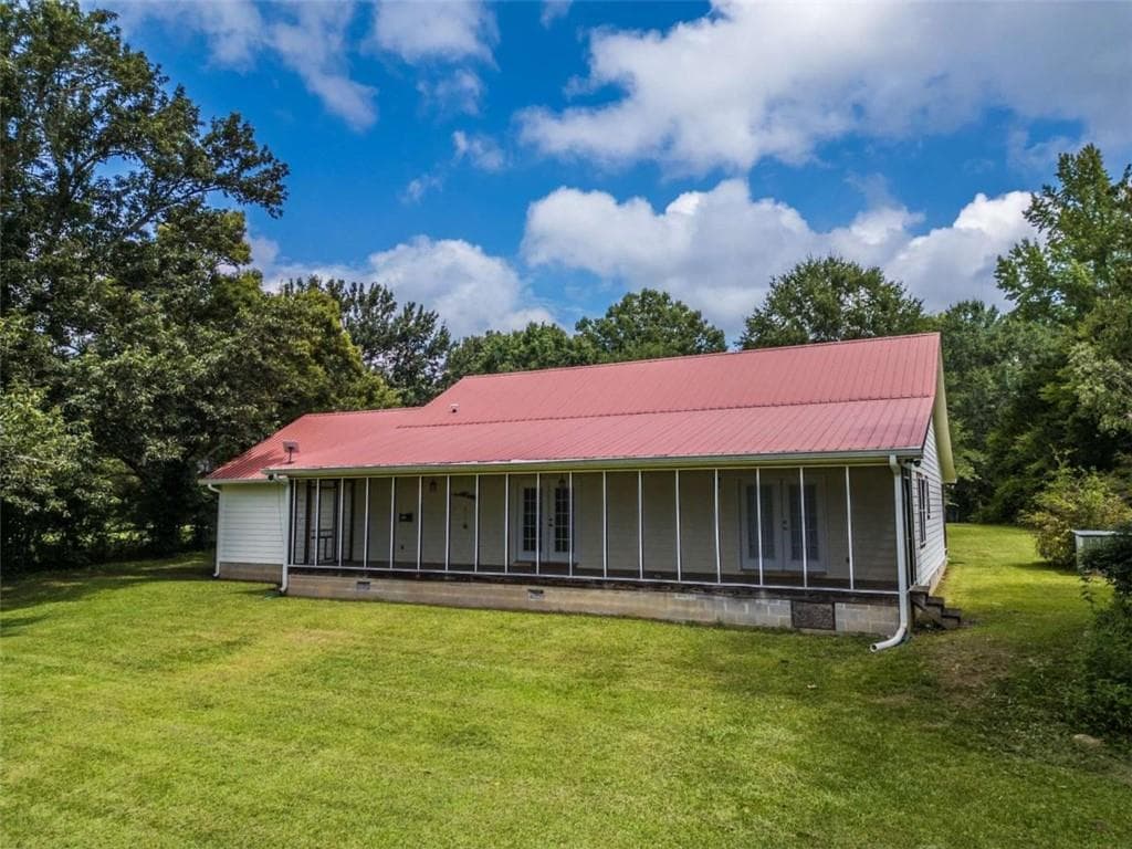 3 bedroom, 2 bathroom, 1,960 sq ft single family residence for sale at 221 Chigger Ridge Road, Carnesville, GA 30521 — photo 7