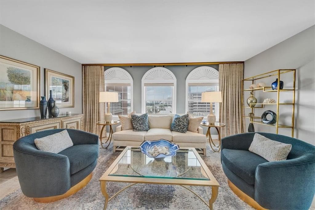 2 bedroom, 2 bathroom, 1,680 sq ft condominium for sale at 3435 Kingsboro Road 1301, Atlanta, GA 30326 — photo 2