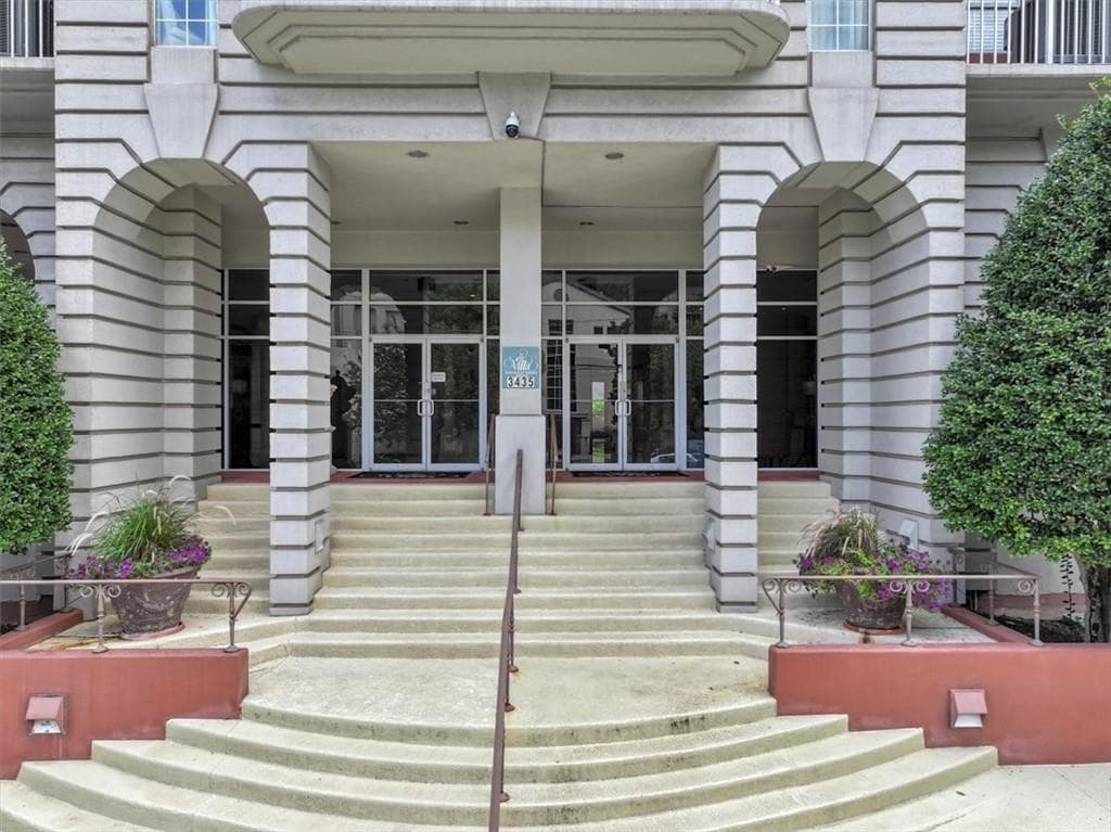 2 bedroom, 2 bathroom, 1,680 sq ft condominium for sale at 3435 Kingsboro Road 1301, Atlanta, GA 30326 — photo 7