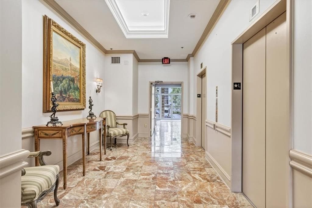 2 bedroom, 2 bathroom, 1,680 sq ft condominium for sale at 3435 Kingsboro Road 1301, Atlanta, GA 30326 — photo 8