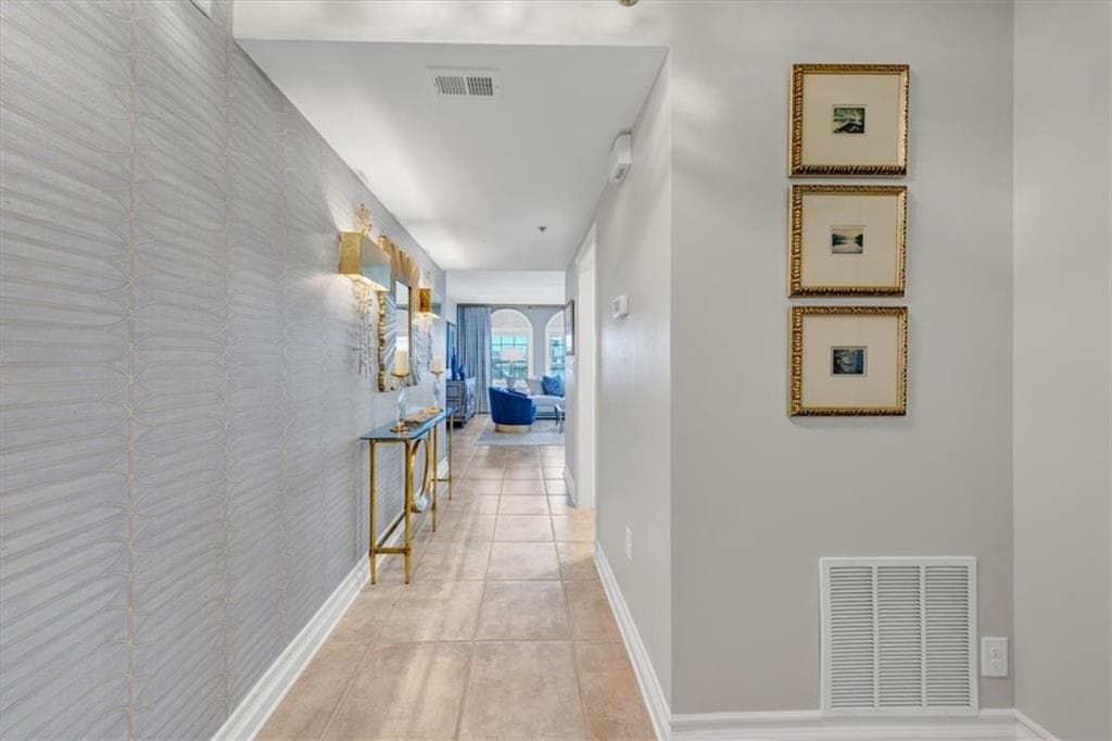 2 bedroom, 2 bathroom, 1,680 sq ft condominium for sale at 3435 Kingsboro Road 1301, Atlanta, GA 30326 — photo 10