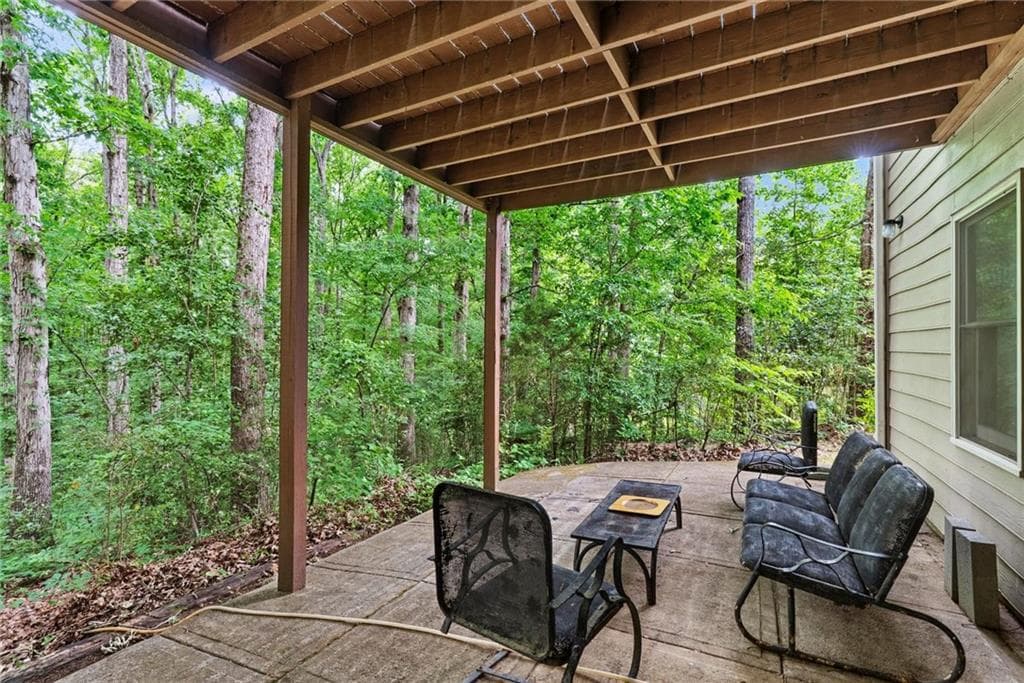 4 bedroom, 4 bathroom, 2,868 sq ft single family residence for sale at 165 Hayes Circle, Rex, GA 30273 — photo 6