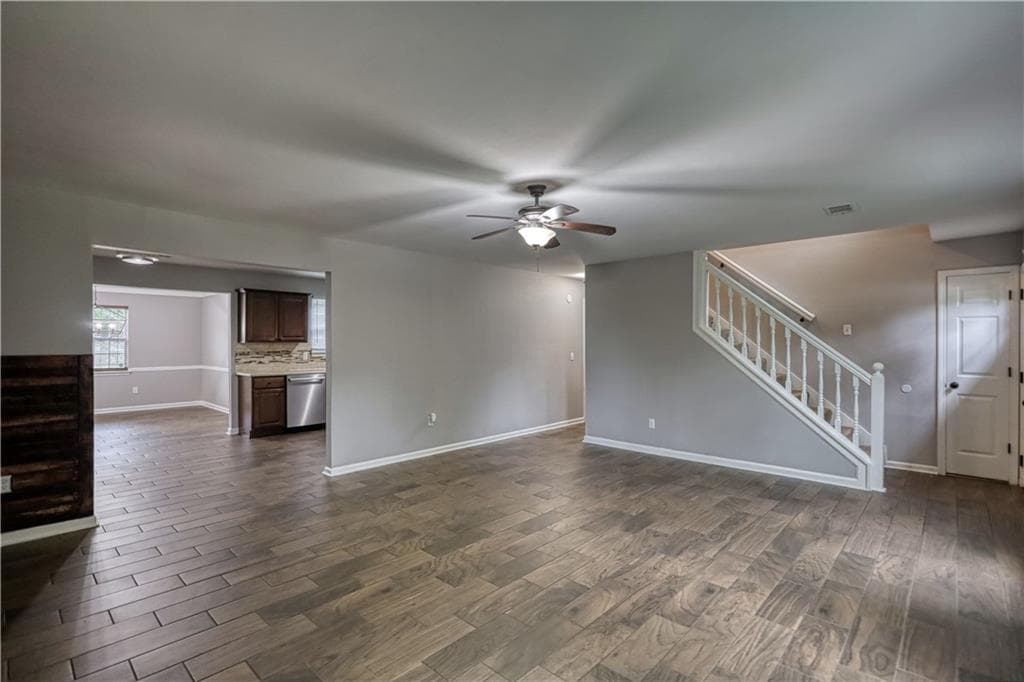 4 bedroom, 3 bathroom, 2,462 sq ft single family residence under contract at 123 The Esplanade Way, Loganville, GA 30052 — photo 4