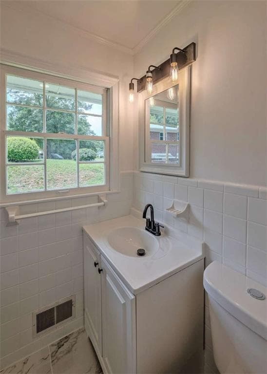 4 bedroom, 2 bathroom, 2,071 sq ft single family residence under contract at 13 Brown Street, Toccoa, GA 30577 — photo 5