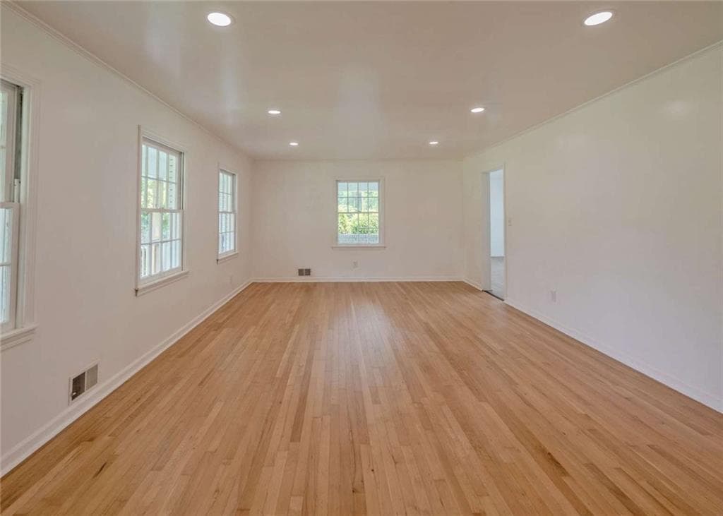 4 bedroom, 2 bathroom, 2,071 sq ft single family residence under contract at 13 Brown Street, Toccoa, GA 30577 — photo 8