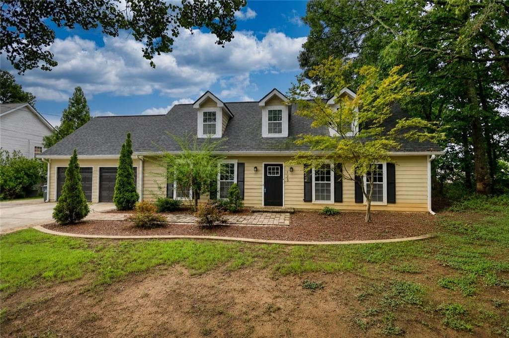 4 bedroom, 3 bathroom, 2,462 sq ft single family residence under contract at 123 The Esplanade Way, Loganville, GA 30052