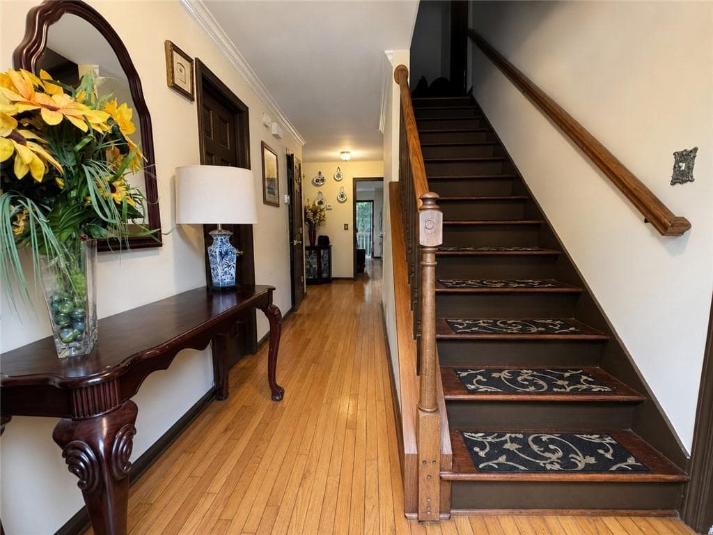 6 bedroom, 4 bathroom, 3,272 sq ft single family residence for sale at 530 Oxford Crest Court, Lawrenceville, GA 30043 — photo 9