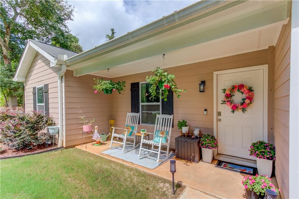 3 bedroom, 2 bathroom, 1,411 sq ft single family residence for sale at 418 Starrs Bridge Road, Canon, GA 30520 — photo 5
