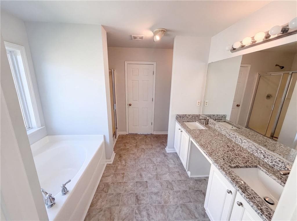 4 bedroom, 3 bathroom, 2,774 sq ft single family residence under contract at 7328 Toccoa Circle, Union City, GA 30291 — photo 10