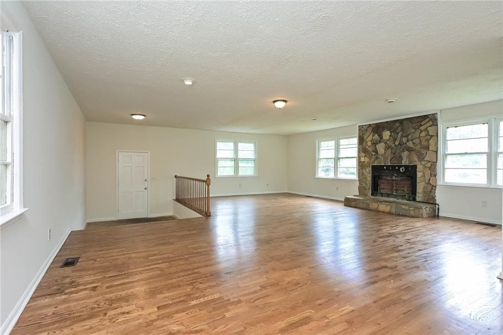 2 bedroom, 2 bathroom, 2,028 sq ft single family residence for sale at 192 Sun Valley Drive, Macon, GA 31211 — photo 3