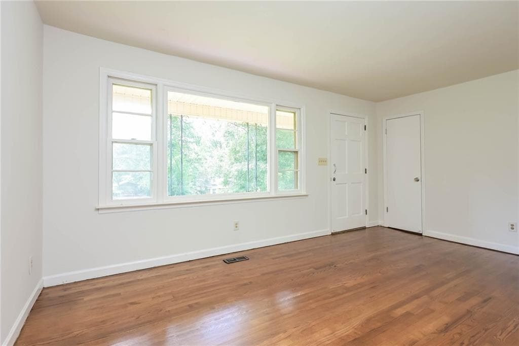 2 bedroom, 2 bathroom, 2,028 sq ft single family residence for sale at 192 Sun Valley Drive, Macon, GA 31211 — photo 6