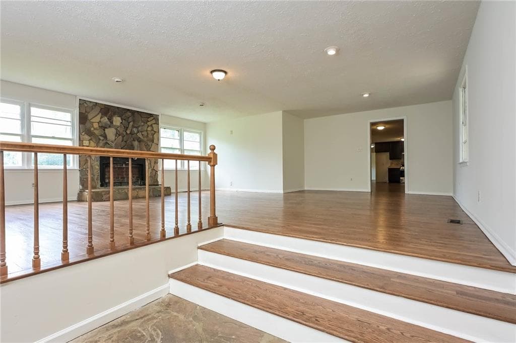 2 bedroom, 2 bathroom, 2,028 sq ft single family residence for sale at 192 Sun Valley Drive, Macon, GA 31211 — photo 7