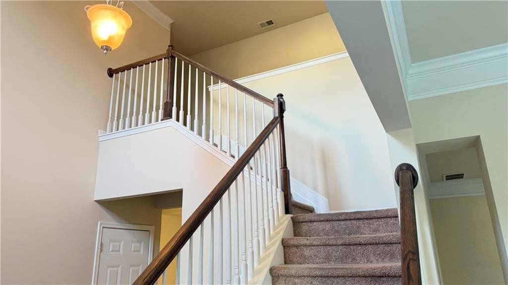 5 bedroom, 3 bathroom, 2,695 sq ft single family residence under contract at 2305 Paces Estates Drive, Lithia Springs, GA 30122 — photo 9