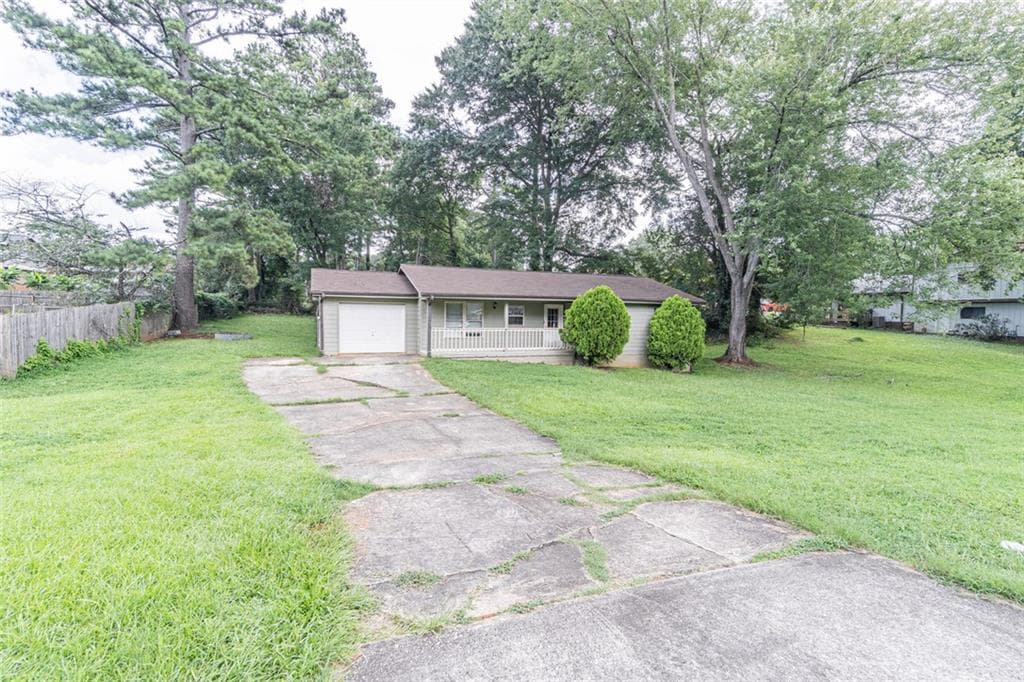 3 bedroom, 2 bathroom, 1,242 sq ft single family residence for sale at 950 Doeskin Drive, Conyers, GA 30012 — photo 3